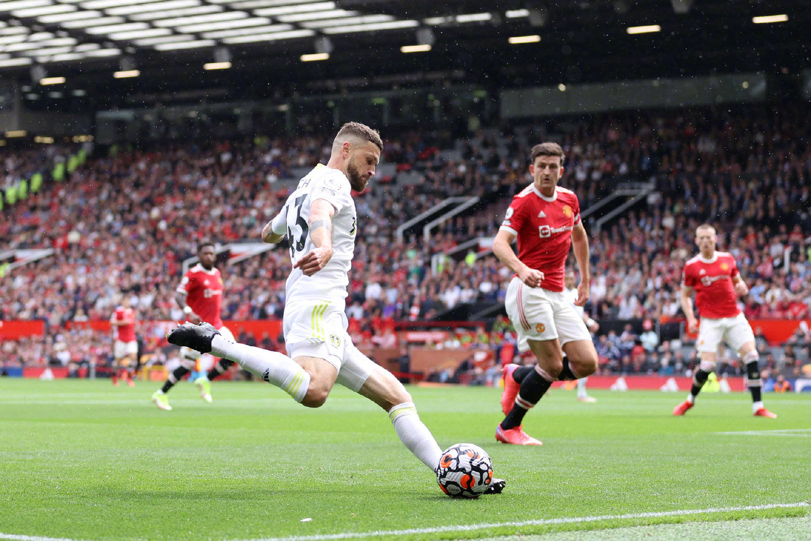 肩负夺冠压 肩负夺冠压